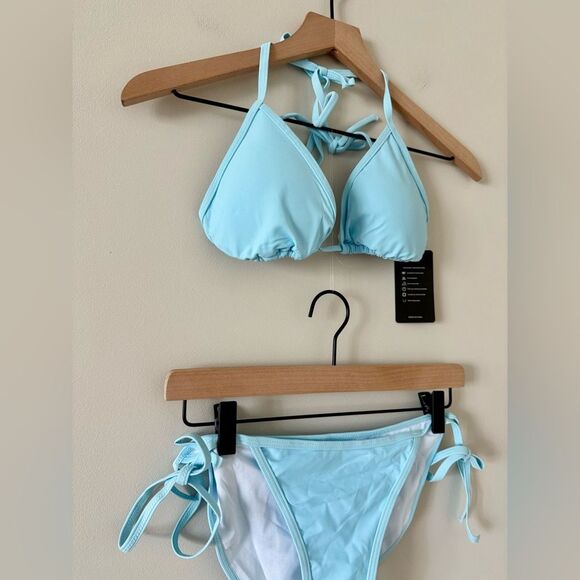 NWT Amazon Brand Bikini with Ruching detail in Light Blue - Size M - Picture 2 of 6